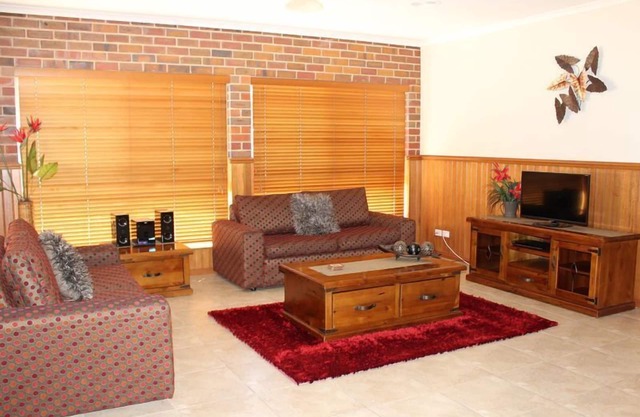 Jana Manor 2 Townhouse Swan Hill