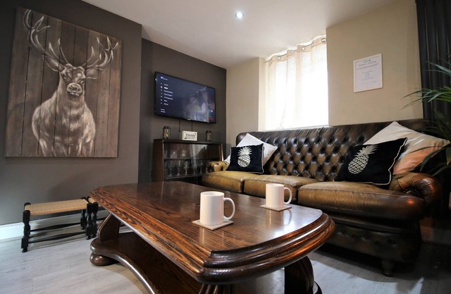 Janet Street Loft (4 beds)