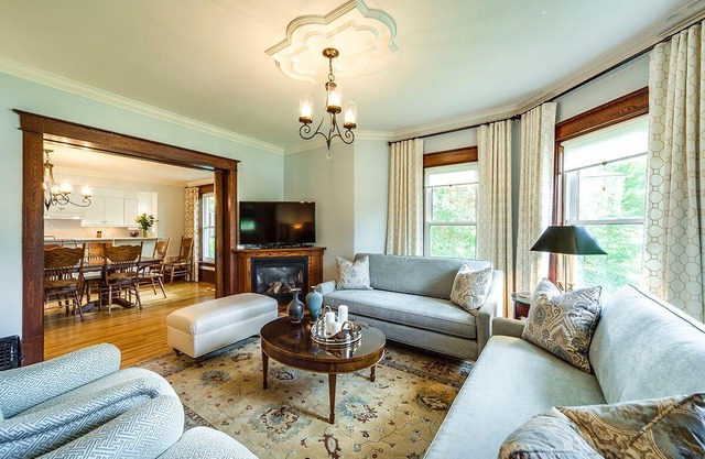 Jasper Stuart is Elegance found in the rustic beauty of Ontario's Beaver Valley
