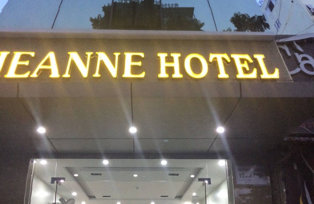 Jeanne Hotel