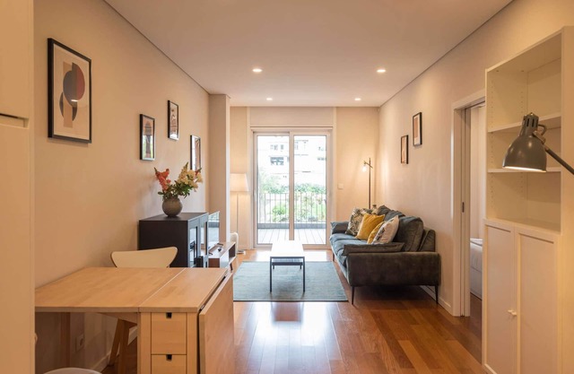 JENNY PORTO - Beautiful apartment with balcony and pool