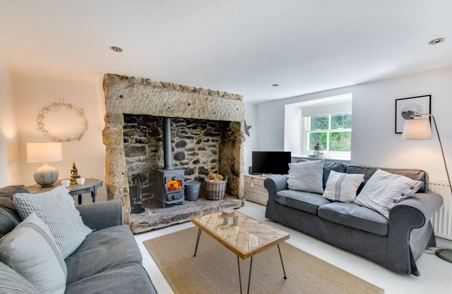 Jobs Cottage - Two Bedroom House, Sleeps 4