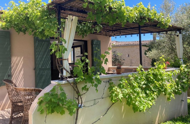Joli Gîte 4 , Accessible PMR Près D'uzès, du Pont du Gard, et du Musée Haribo