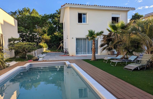 Jolie Maison Avec Piscine