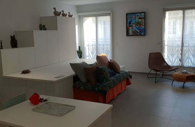 JOLIETTE, NEW STUDIO 45 m2, AIR CONDITIONING, WIFI, PARKING