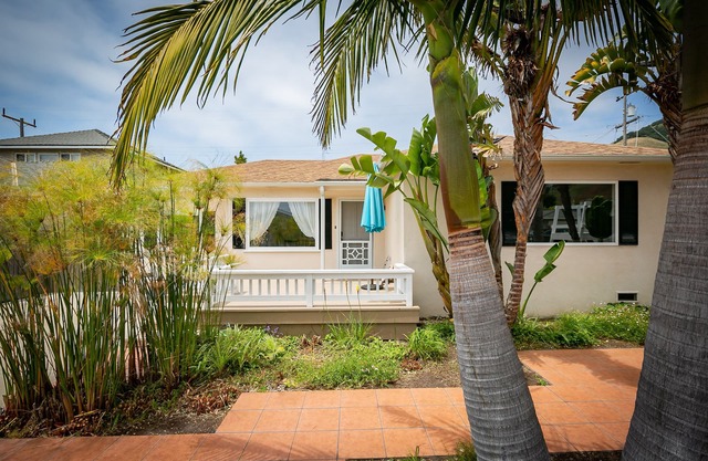June Available 2025 Fantastic Shell Beach vacation rental! 30 plus day Stay!