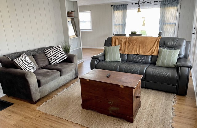 Juniper House - in the Heart of Downtown LC!