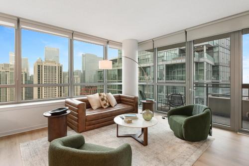 K2 Sky High Apartments with Stunning Chicago Views in West Loop