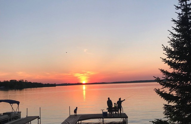 Kabekona Bay on Leech Lake. 3 miles to downtown Walker, MN. West-facing sunset!