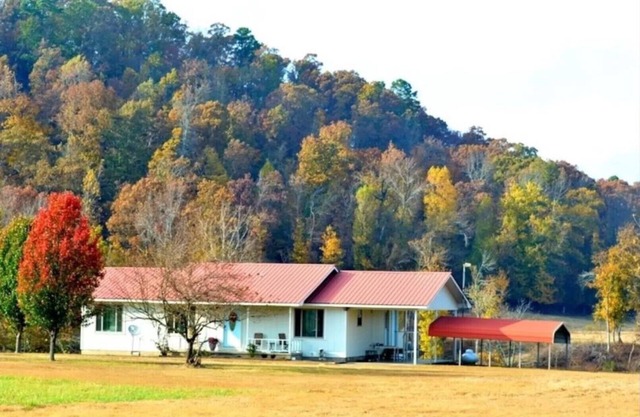 Karen's Country Cottage at Kates Creek, LLC