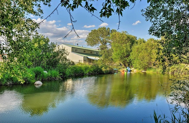 Kayaks & Views: Yellowstone River Lodge in Clark