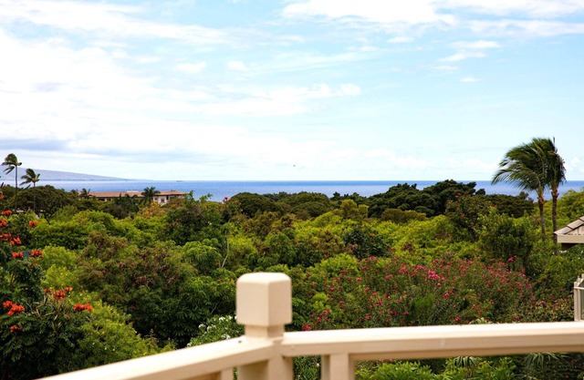 KBM Resorts | Spacious 4-Bedroom Grand Champions Collection | Multi Unit Listing | Same Floor | Ocean Views + 3 Free Rental Cars! GCH-120/21/81