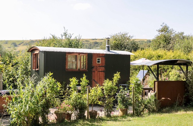 KEETS AT MIDDLE ACRE, romantic, with hot tub in Ringstead
