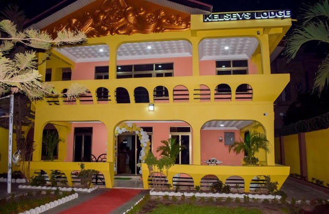 Kelsey Lodge, Guest House