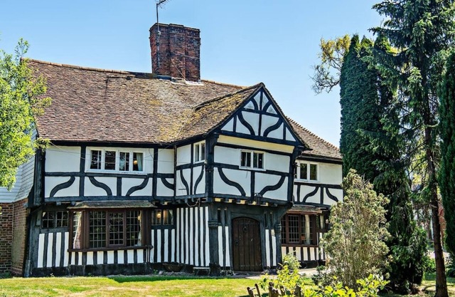Kent - Malt House Beautiful Tudor Cottage