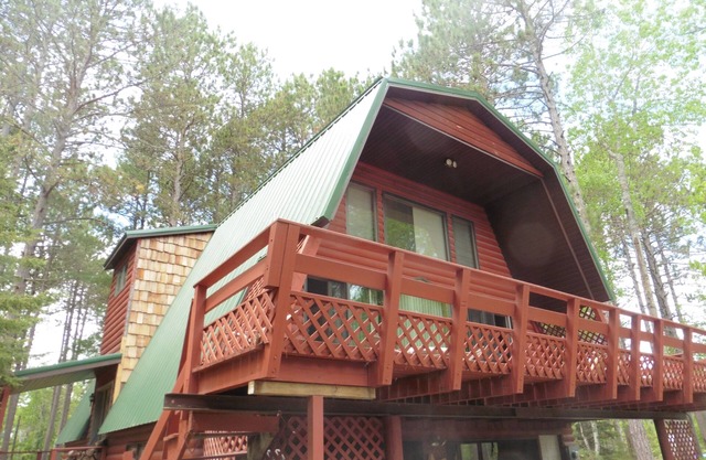 Keweenaw Lake Lodge on Little Rice Lake near Houghton, MI