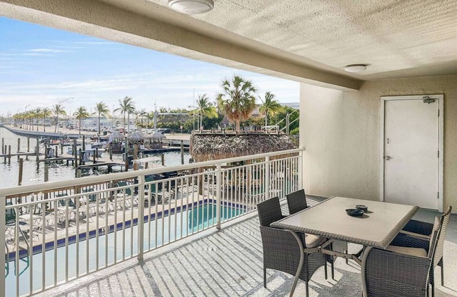 Key West Condo 2B/2B with Pool & Boat FREE Slip