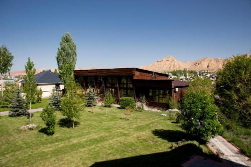 Khan Tengri Hotel