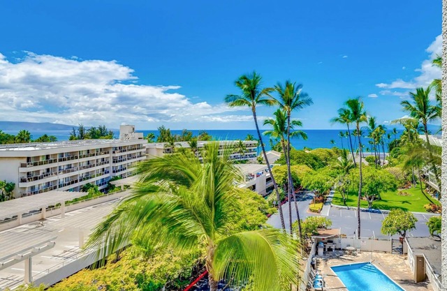 Kihei Akahi D-515: Newly Renovated Ocean View, No Carpet, 3 Zone Split AC, Wi-Fi