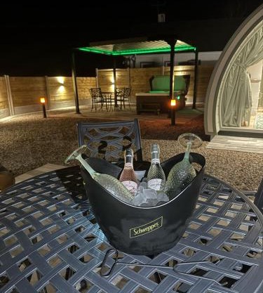 Killee Luxury pod and private hot tub