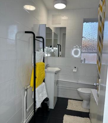 Kim33 Two Bedroom Apartment Central London