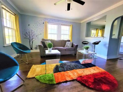 King bed and Queen Sofa bed/room TV Wifi