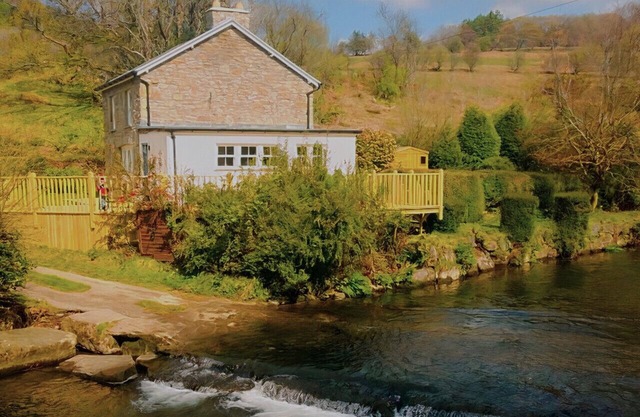 Kingfisher River Retreat