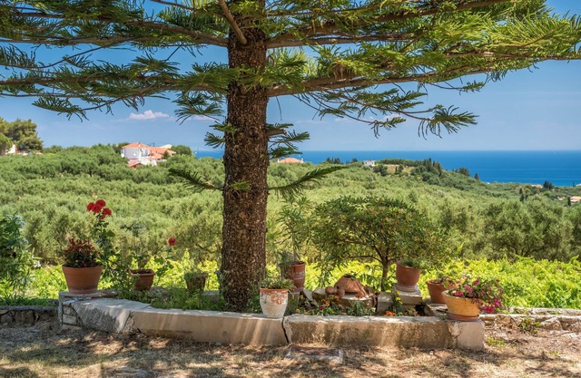 Kirstin 4 Bedroom Villa with sea views, in Dikopoulos Organic Farm