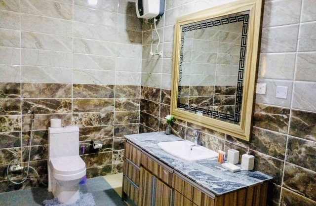 KJ Apartment - 3 Bedroom Service Apartment
