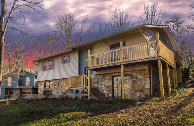 Knoxville Airport 5BR/4BA Home, Perfect for Groups