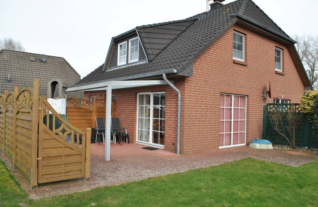 Komfortables, Helles Steinhaus mit Überdachter Terrasse