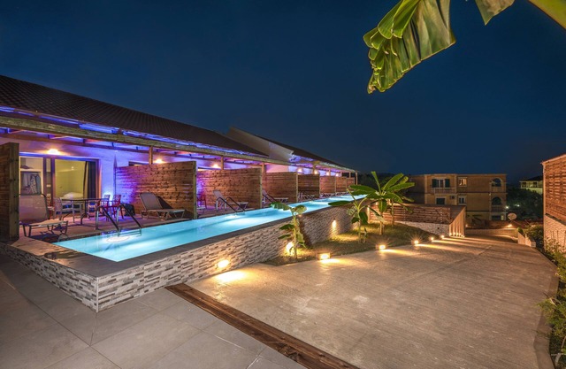 Kozanos Suites with private Pool, 150m from Beach