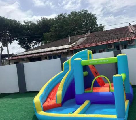 Kulai landed corner lot+kids pool+ mini waterpark