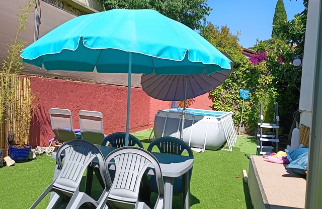 "L'ensoleiado "under the sun of southern france. free parking