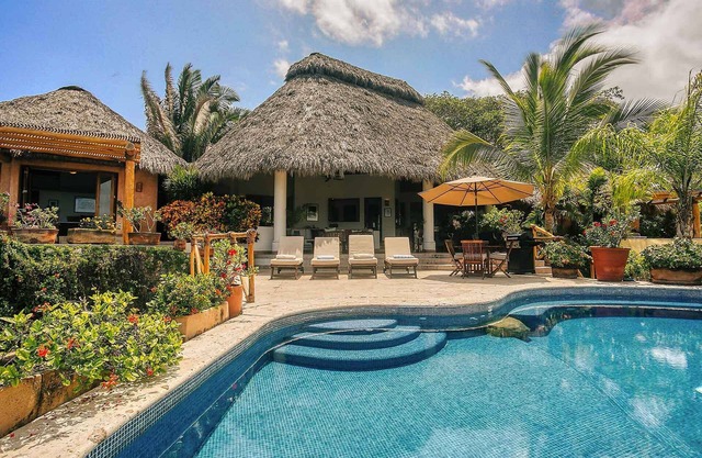 La Casa Ortalis & Casita - Spectacular Oceanfront Home in San Pancho!