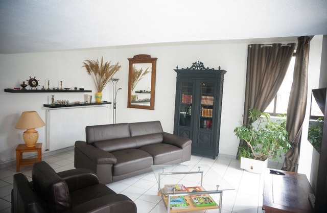 La Cour, very quiet 2 floors appartment