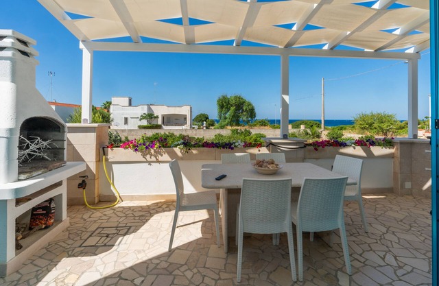 LA MAISON BLUE MARIA SUNDAY MALAGNINO 70 meters from the SEA 2 bedrooms 2 bathrooms wi-fi