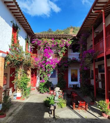 La Oculta Hostal