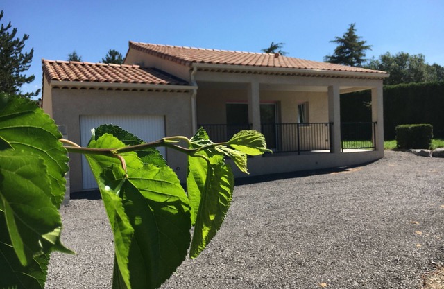 La Treille Ardèche Samzpon private pool air conditioning quiet space countryside