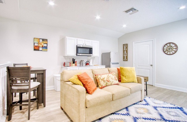 Labor D Getaway! Glam It Up Studio 5m Charming SanMarco~Sleeps 3