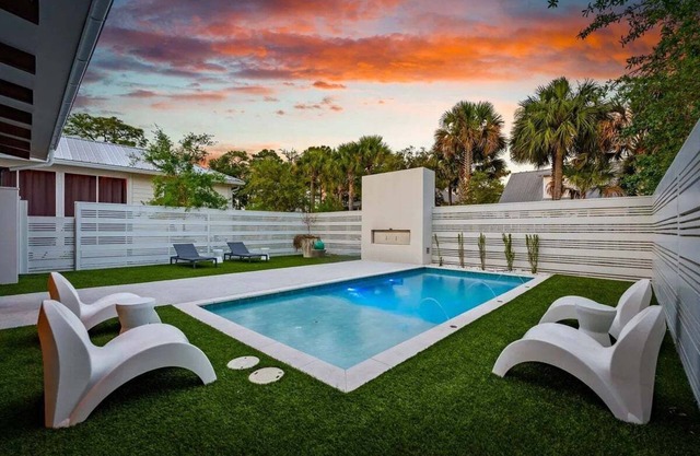 Labor Day Available! Private Pool, Beach Access, Golf Cart and Bikes