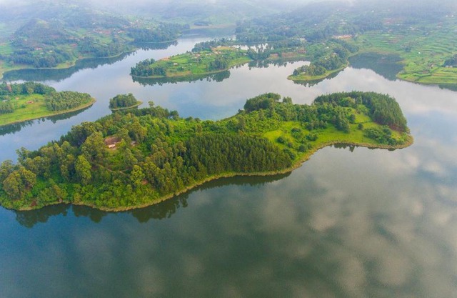 Lake Bunyonyi Eco Resort