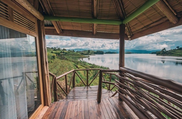 Lake Bunyonyi Rock Resort