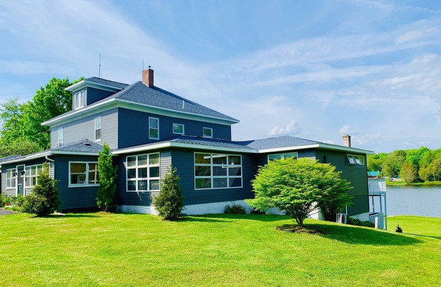 Lake Front Lodge, Sleeps 20, Swim Deck, Fishing, Private Beach near Elk Mountain