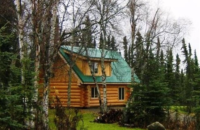 LAKE FRONT LOG CABIN! CLOSE TO KENAI RIVER!