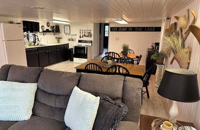 Lake House ACROSS FROM DOCK & option for renting 2nd property on land