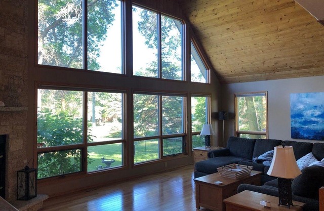 Lake Life meets Country Living Near Gimli
