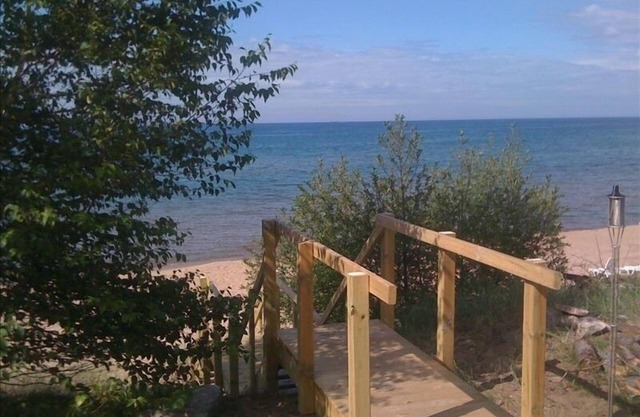 Lake Superior Beach House on Beautiful Sugar Beach Very Nice