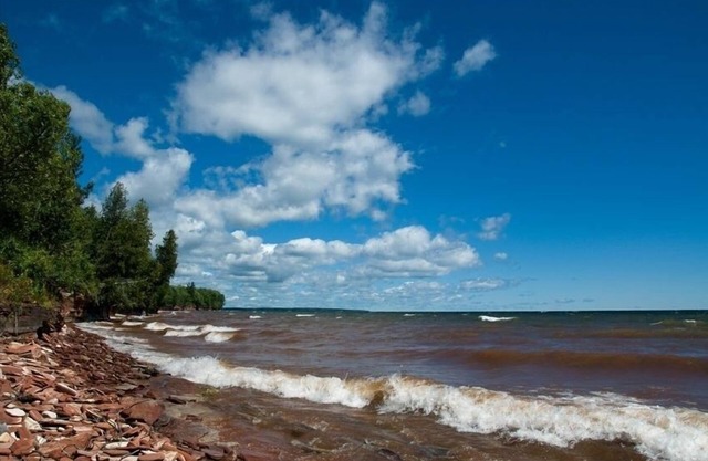 Lake Superior Cottage with Spectacular View and fiber optic high speed internet