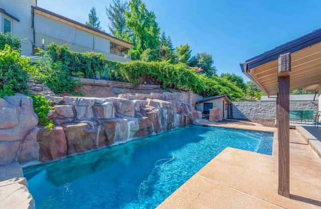 Lake View & Cascading Waterfall Pool